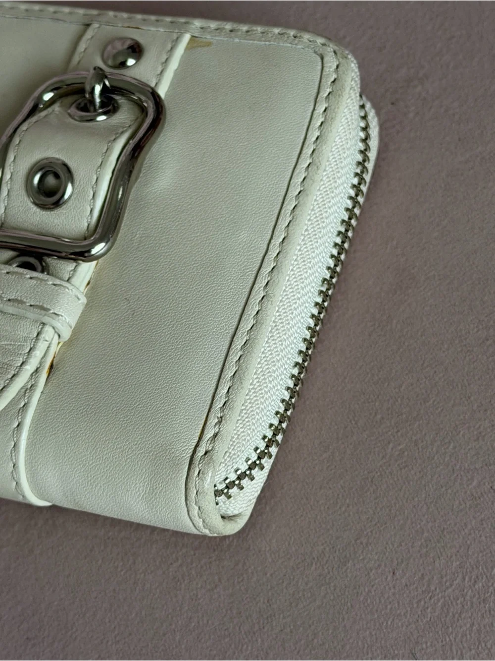 COACH 🤍 SoHo Zoe Cream Leather Zip Around Wallet